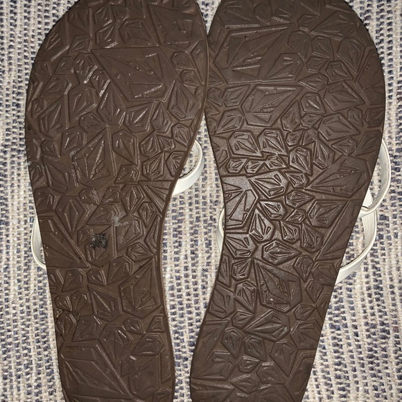 Volcom white strappy sandals - Picture 3 of 3